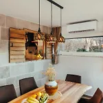 Villa Stone House Korita