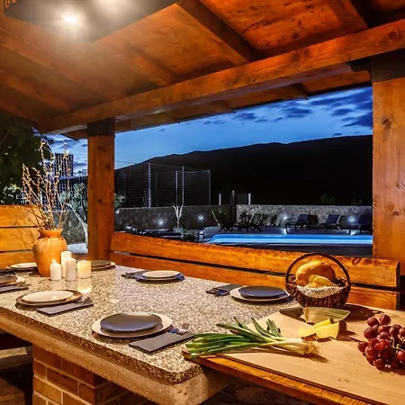 Vila Stone House Korita