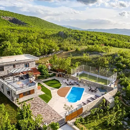 Vila Stone House Korita