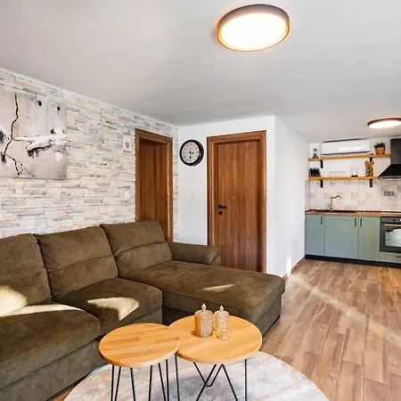 Stone House Korita Otok (Split-Dalmatia)